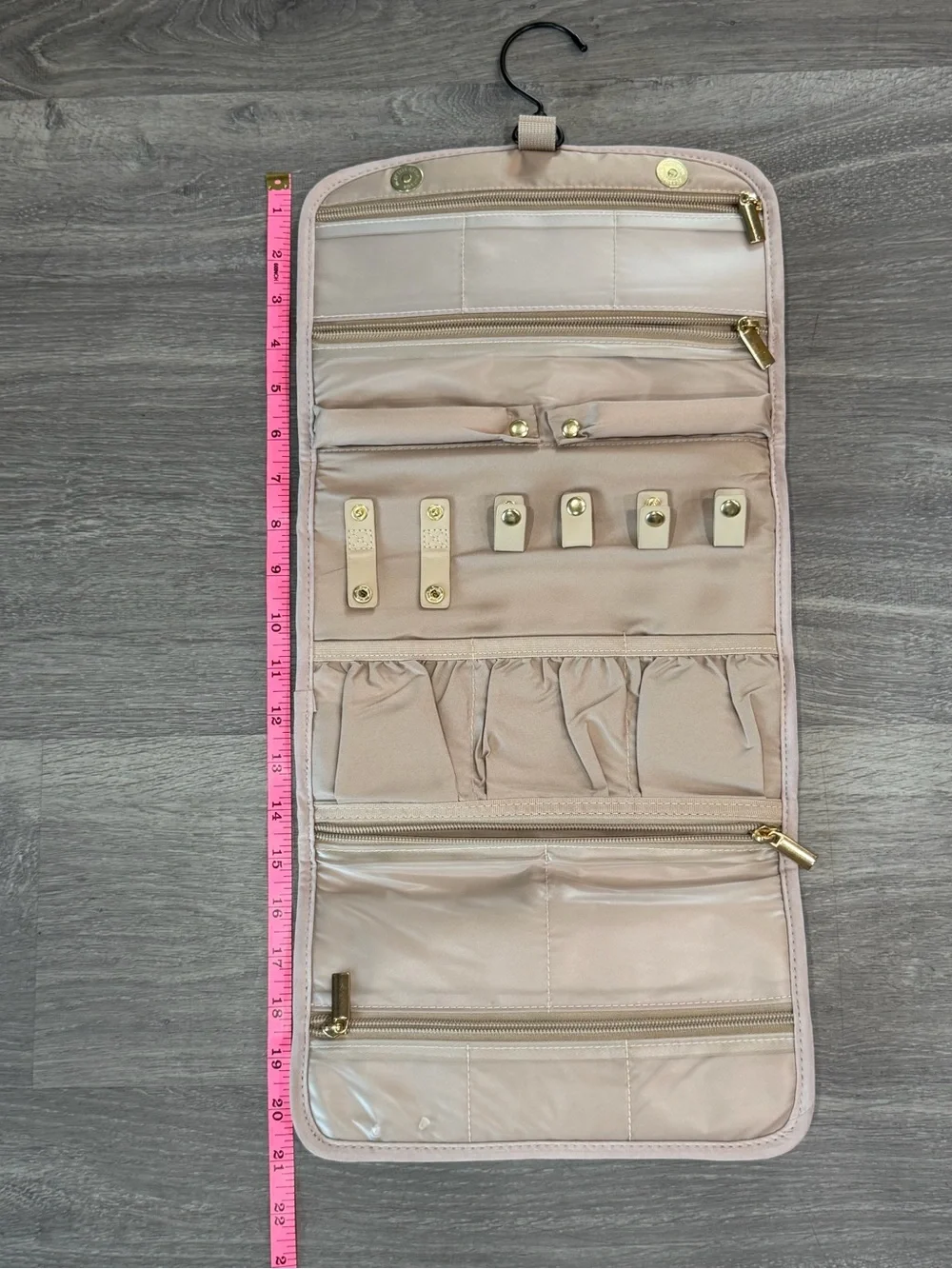 BAGSMART Quilted Hanging Travel Jewelry Organizer Case Roll Blush Pink
